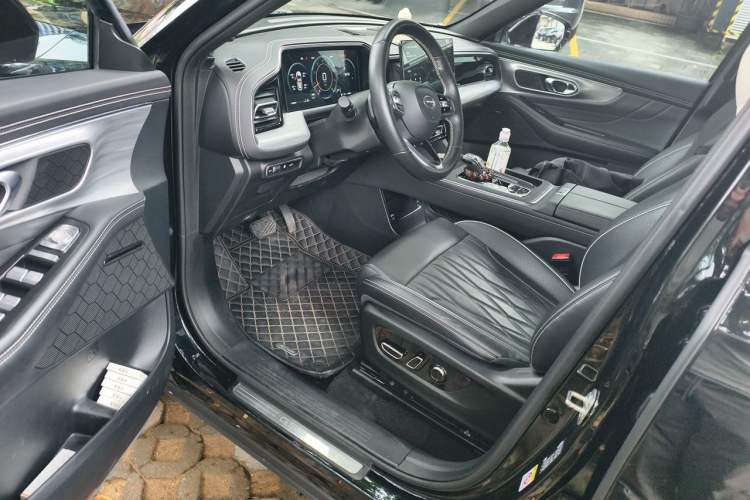 Used GAC Trumpchi GS8 2024 Linghang Series 2.0 TGDI Two-Wheel Drive Luxury Smart Connectivity Version Driver Seat