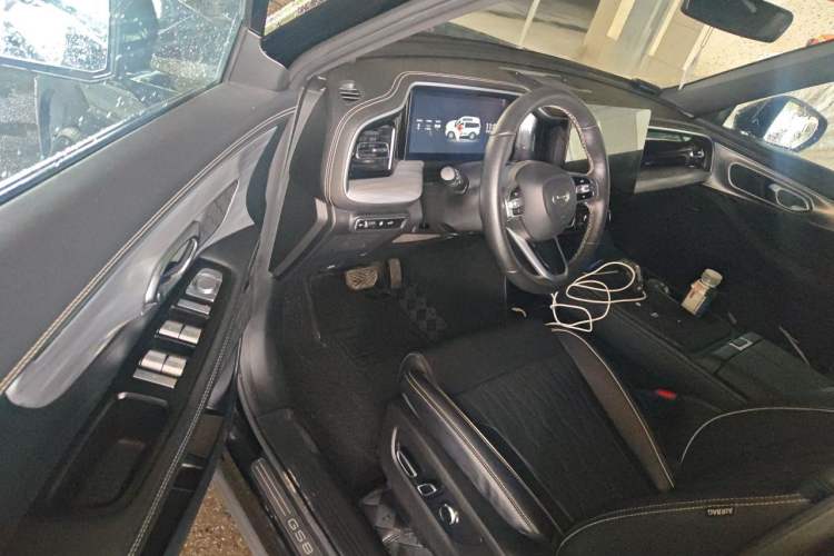 Used GAC Trumpchi GS8 2024 Linghang Series 2.0 TGDI Two-Wheel Drive Luxury Smart Connectivity Version Driver Seat
