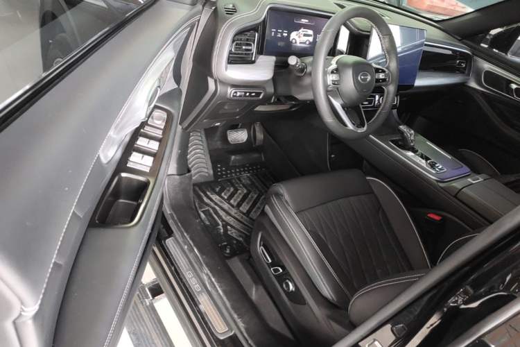 Used GAC Trumpchi GS8 2024 Linghang Series 2.0 TGDI Two-Wheel Drive Luxury Smart Connectivity Version Driver Seat