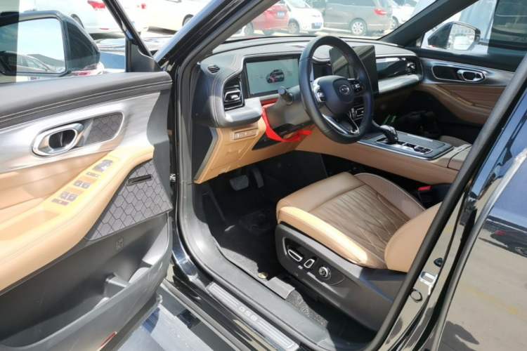 Used GAC Trumpchi GS8 2024 Linghang Series 2.0 TGDI Two-Wheel Drive Luxury Smart Connectivity Version Driver Seat