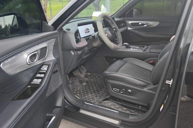 Used GAC Trumpchi GS8 2024 Linghang Series 2.0 TGDI Two-Wheel Drive Luxury Smart Connectivity Version Driver Seat