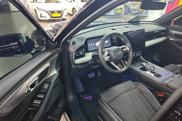 Used GAC Trumpchi GS8 2024 Linghang Series 2.0 TGDI Two-Wheel Drive Luxury Smart Connectivity Version Driver Seat