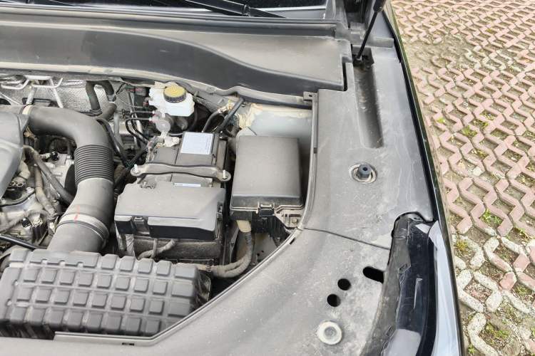 Used GAC Trumpchi GS8 2024 Linghang Series 2.0 TGDI Two-Wheel Drive Luxury Smart Connectivity Version Engine Bay Left