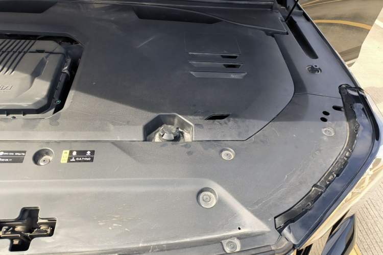 Used GAC Trumpchi GS8 2024 Dual-Motor Series 2.0TM Two-Wheel Drive Premium Edition Engine Bay Left