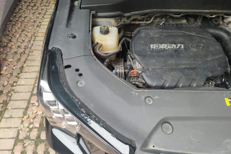 Used GAC Trumpchi GS8 2024 Linghang Series 2.0 TGDI Two-Wheel Drive Luxury Smart Connectivity Version Engine Bay Right