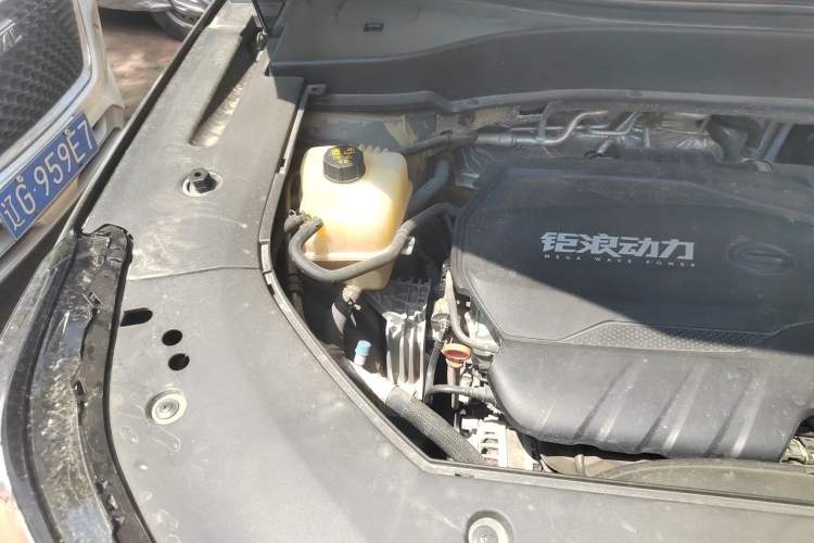Used GAC Trumpchi GS8 2024 Linghang Series 2.0 TGDI Two-Wheel Drive Luxury Smart Connectivity Version Engine Bay Right