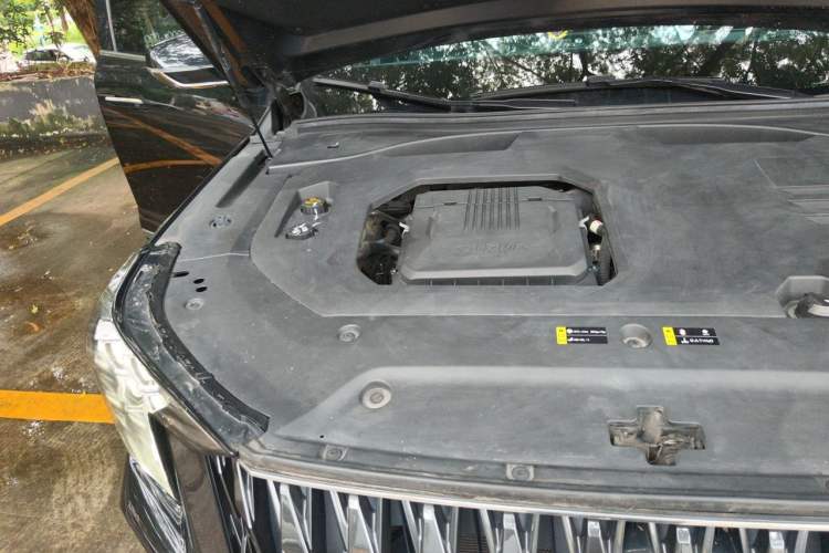 Used GAC Trumpchi GS8 2024 Dual-Motor Series 2.0TM Two-Wheel Drive Premium Edition Engine Bay Right