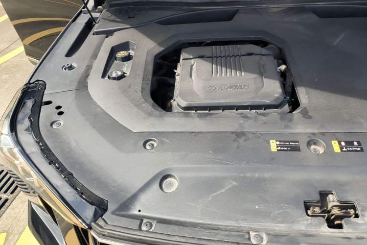 Used GAC Trumpchi GS8 2024 Dual-Motor Series 2.0TM Two-Wheel Drive Premium Edition Engine Bay Right