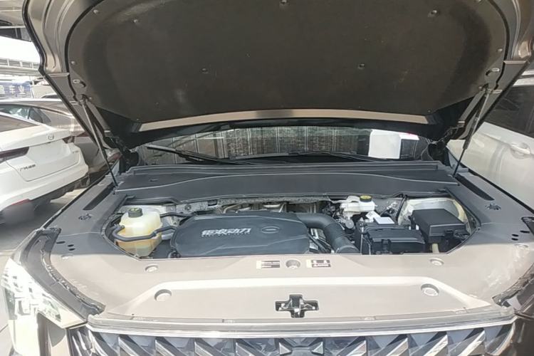 Used GAC Trumpchi GS8 2024 Linghang Series 2.0 TGDI Two-Wheel Drive Luxury Smart Connectivity Version Engine Bay