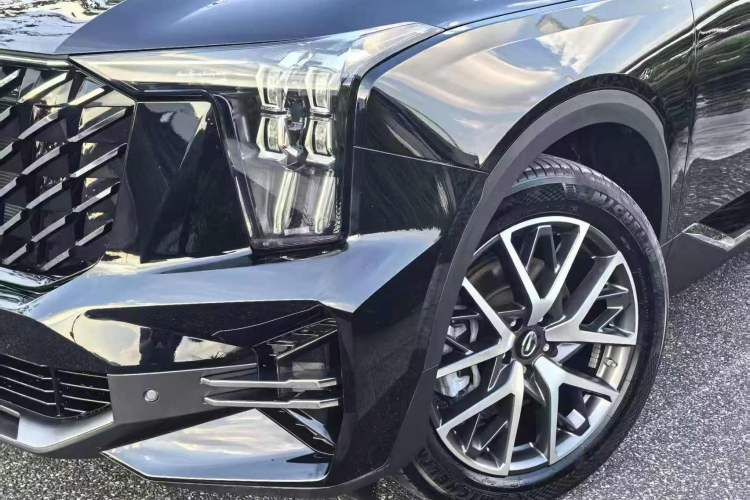 Used GAC Trumpchi GS8 2024 Linghang Series 2.0 TGDI Two-Wheel Drive Luxury Smart Connectivity Version Exterior 8