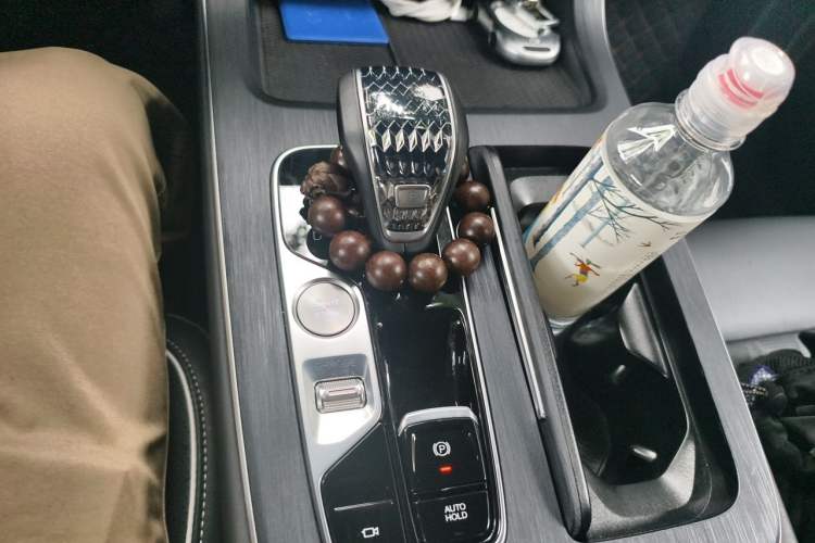 Used GAC Trumpchi GS8 2024 Linghang Series 2.0 TGDI Two-Wheel Drive Luxury Smart Connectivity Version Gear Lever