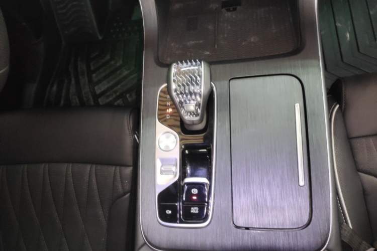 Used GAC Trumpchi GS8 2024 Linghang Series 2.0 TGDI Two-Wheel Drive Luxury Smart Connectivity Version Gear Lever