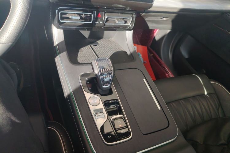 Used GAC Trumpchi GS8 2024 Linghang Series 2.0 TGDI Two-Wheel Drive Luxury Smart Connectivity Version Gear Lever