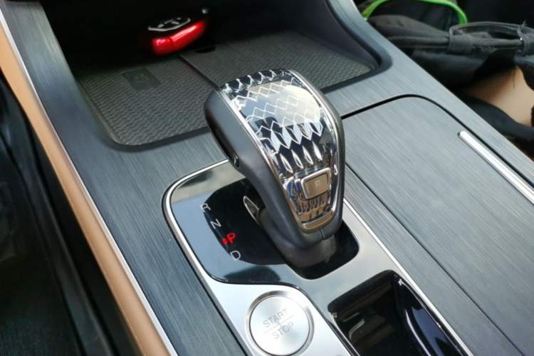 Used GAC Trumpchi GS8 2024 Linghang Series 2.0 TGDI Two-Wheel Drive Luxury Smart Connectivity Version Gear Lever