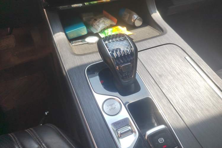 Used GAC Trumpchi GS8 2024 Linghang Series 2.0 TGDI Two-Wheel Drive Luxury Smart Connectivity Version Gear Lever