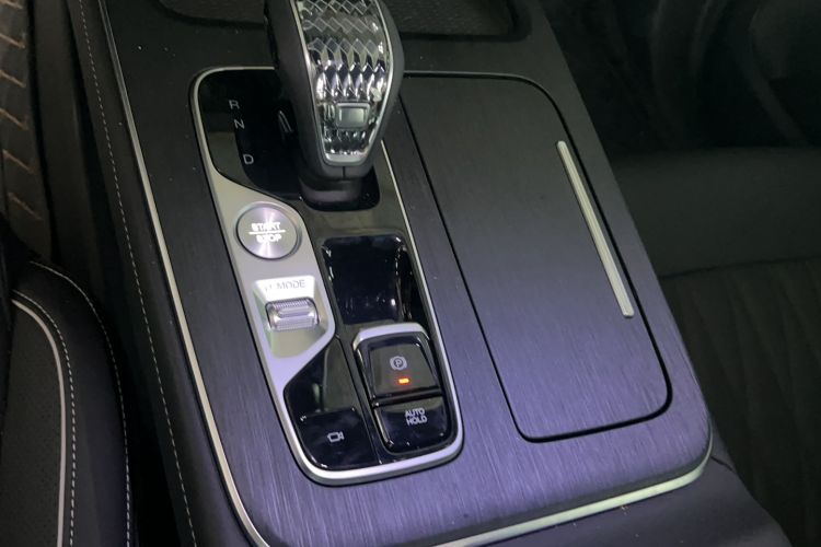 Used GAC Trumpchi GS8 2024 Linghang Series 2.0 TGDI Two-Wheel Drive Luxury Smart Connectivity Version Gear Lever