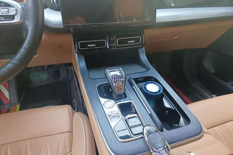 Used GAC Trumpchi GS8 2024 Linghang Series 2.0 TGDI Four-Wheel Drive Luxury Smart Connectivity Version Gear Lever