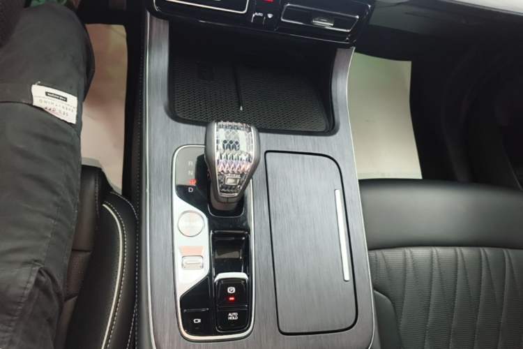 Used GAC Trumpchi GS8 2024 Linghang Series 2.0 TGDI Two-Wheel Drive Luxury Smart Connectivity Version Gear Lever