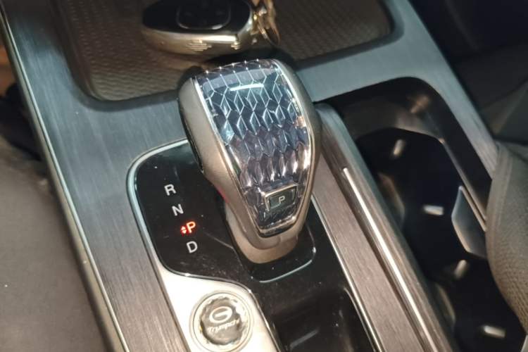 Used GAC Trumpchi GS8 2024 Linghang Series 2.0 TGDI Two-Wheel Drive Luxury Smart Connectivity Version Gear Lever