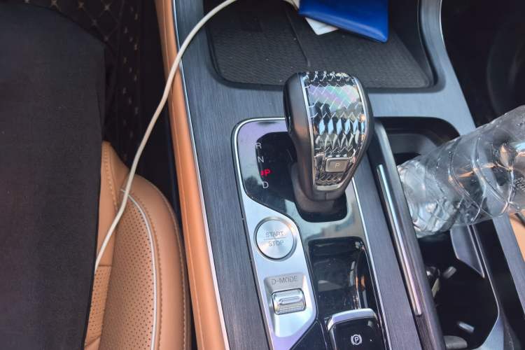 Used GAC Trumpchi GS8 2024 Linghang Series 2.0 TGDI Two-Wheel Drive Luxury Smart Connectivity Version Gear Lever