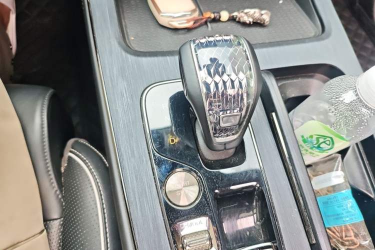 Used GAC Trumpchi GS8 2024 Dual-Motor Series 2.0TM Four-Wheel Drive Premium Edition Gear Lever