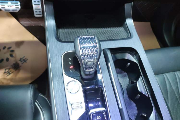 Used GAC Trumpchi GS8 2024 Linghang Series 2.0 TGDI Four-Wheel Drive Luxury Smart Connectivity Version Gear Lever