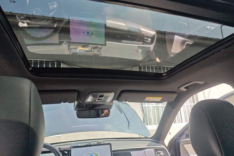 Used GAC Trumpchi GS8 2024 Linghang Series 2.0 TGDI Two-Wheel Drive Luxury Smart Connectivity Version Headliner