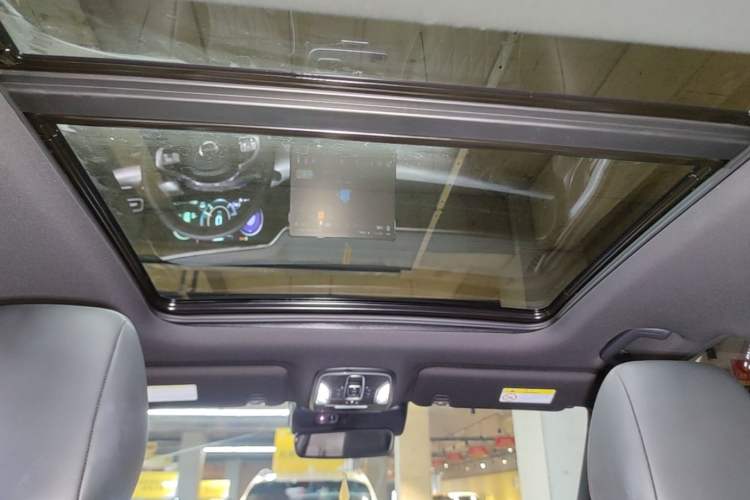 Used GAC Trumpchi GS8 2024 Linghang Series 2.0 TGDI Four-Wheel Drive Luxury Smart Connectivity Version Headliner