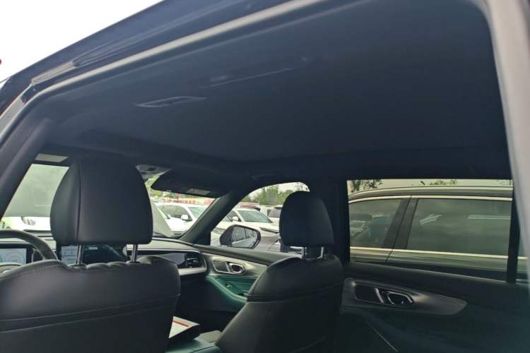 Used GAC Trumpchi GS8 2024 Linghang Series 2.0 TGDI Four-Wheel Drive Luxury Smart Connectivity Version Headliner