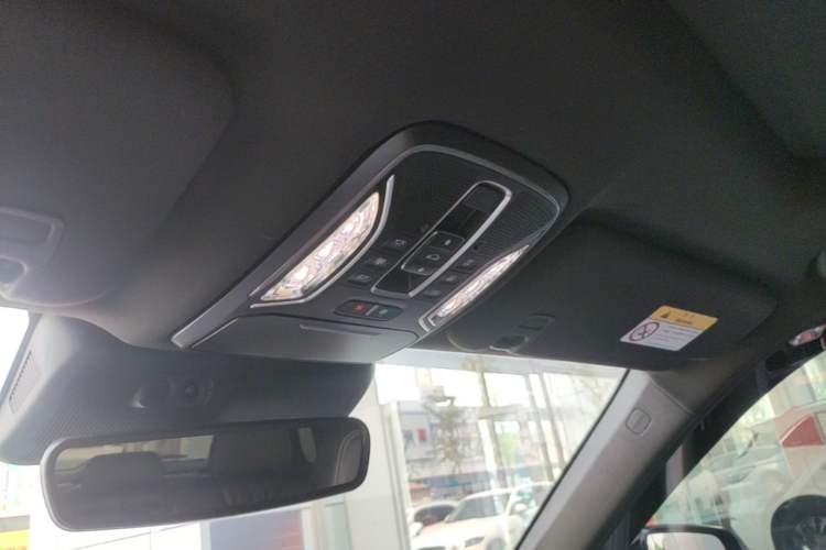 Used GAC Trumpchi GS8 2024 Linghang Series 2.0 TGDI Two-Wheel Drive Luxury Smart Connectivity Version Headliner