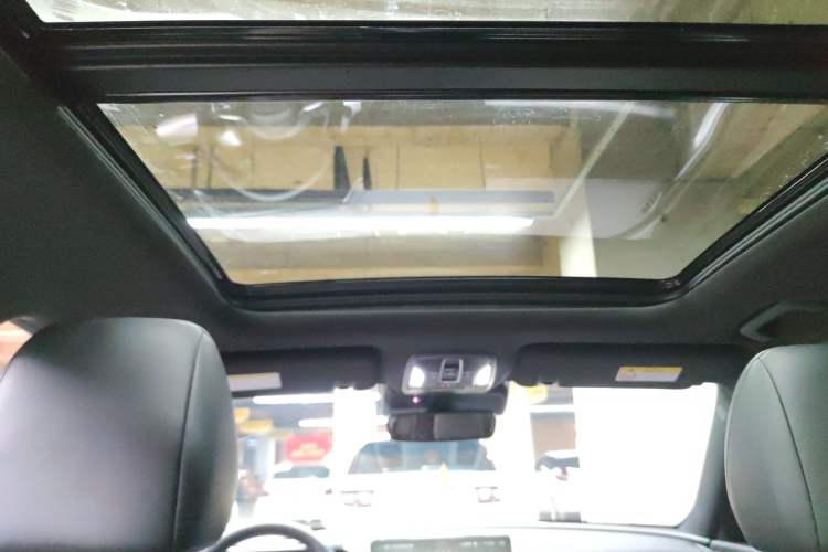 Used GAC Trumpchi GS8 2024 Linghang Series 2.0 TGDI Four-Wheel Drive Luxury Smart Connectivity Version Headliner