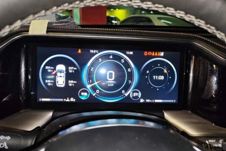 Used GAC Trumpchi GS8 2024 Linghang Series 2.0 TGDI Two-Wheel Drive Luxury Smart Connectivity Version Instrument Cluster
