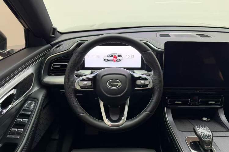 Used GAC Trumpchi GS8 2024 Linghang Series 2.0 TGDI Two-Wheel Drive Luxury Smart Connectivity Version Interior 1