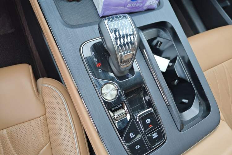 Used GAC Trumpchi GS8 2024 Dual-Motor Series 2.0TM Four-Wheel Drive Premium Edition Interior 1