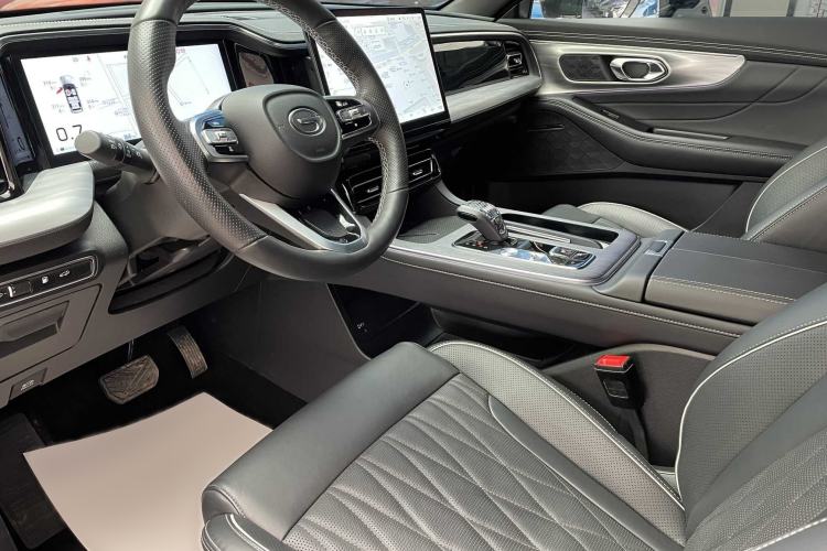 Used GAC Trumpchi GS8 2024 Linghang Series 2.0 TGDI Two-Wheel Drive Luxury Smart Connectivity Version Interior 1