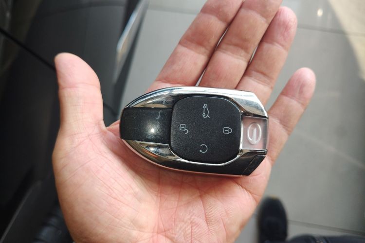 Used GAC Trumpchi GS8 2024 Linghang Series 2.0 TGDI Two-Wheel Drive Luxury Smart Connectivity Version Interior 1