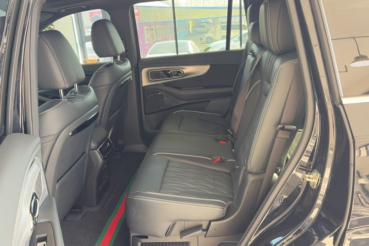 Used GAC Trumpchi GS8 2024 Dual-Motor Series 2.0TM Two-Wheel Drive Premium Edition Interior 1