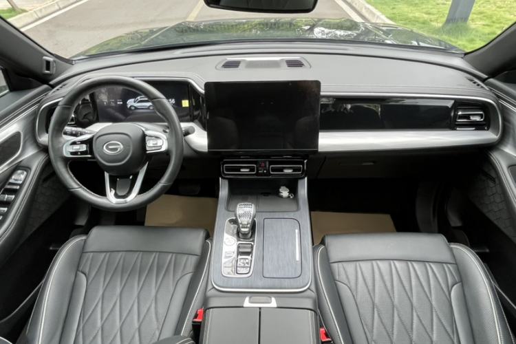 Used GAC Trumpchi GS8 2024 Linghang Series 2.0 TGDI Two-Wheel Drive Luxury Smart Connectivity Version Interior 1