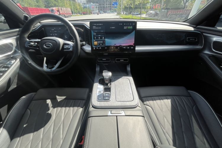 Used GAC Trumpchi GS8 2024 Linghang Series 2.0 TGDI Two-Wheel Drive Luxury Smart Connectivity Version Interior 1