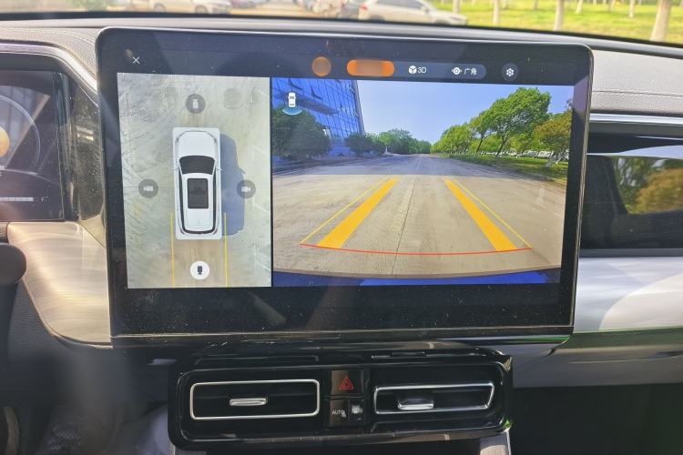 Used GAC Trumpchi GS8 2024 Linghang Series 2.0 TGDI Two-Wheel Drive Luxury Smart Connectivity Version Interior 12