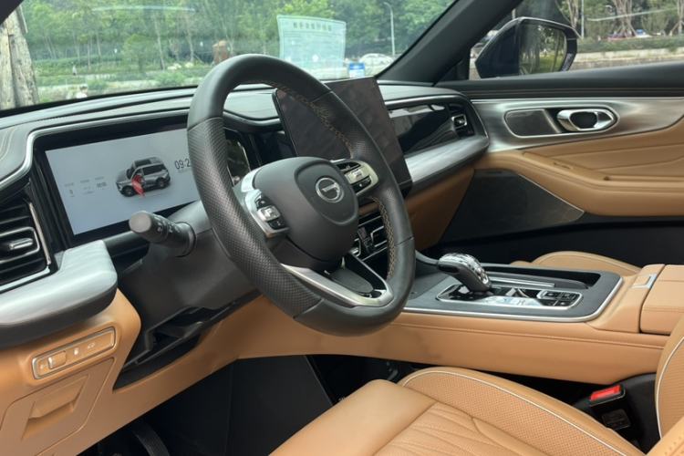 Used GAC Trumpchi GS8 2024 Linghang Series 2.0 TGDI Four-Wheel Drive Luxury Smart Connectivity Version Interior 2