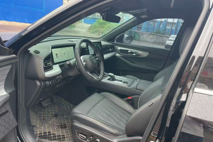 Used GAC Trumpchi GS8 2024 Linghang Series 2.0 TGDI Two-Wheel Drive Luxury Smart Connectivity Version Interior 2