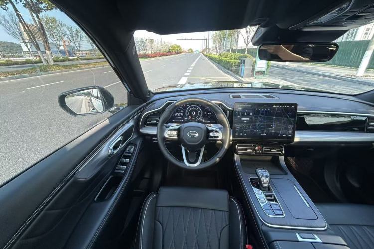 Used GAC Trumpchi GS8 2024 Linghang Series 2.0 TGDI Two-Wheel Drive Luxury Smart Connectivity Version Interior 3