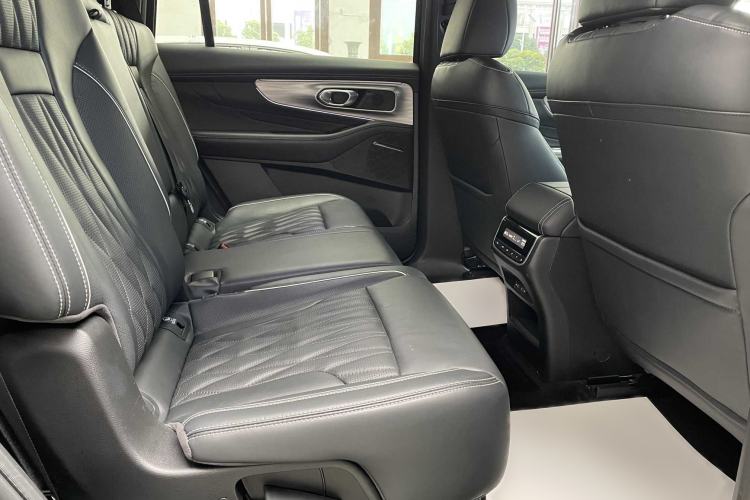 Used GAC Trumpchi GS8 2024 Linghang Series 2.0 TGDI Two-Wheel Drive Luxury Smart Connectivity Version Interior 3