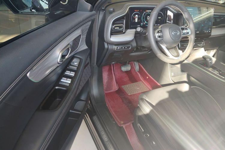 Used GAC Trumpchi GS8 2024 Linghang Series 2.0 TGDI Two-Wheel Drive Luxury Smart Connectivity Version Interior 3