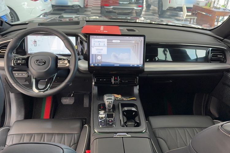 Used GAC Trumpchi GS8 2024 Dual-Motor Series 2.0TM Two-Wheel Drive Premium Edition Interior 3