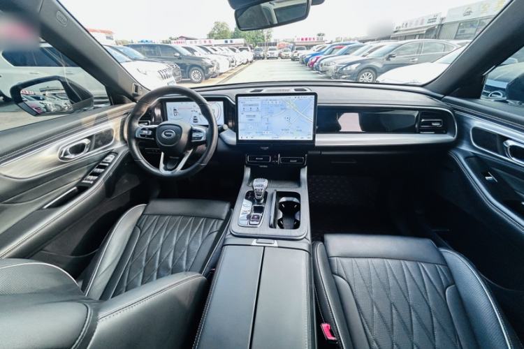 Used GAC Trumpchi GS8 2024 Linghang Series 2.0 TGDI Two-Wheel Drive Luxury Smart Connectivity Version Interior 3