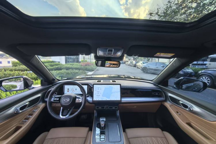 Used GAC Trumpchi GS8 2024 Linghang Series 2.0 TGDI Two-Wheel Drive Luxury Smart Connectivity Version Interior 3