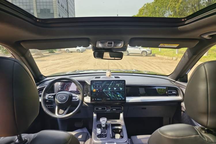 Used GAC Trumpchi GS8 2024 Linghang Series 2.0 TGDI Two-Wheel Drive Luxury Smart Connectivity Version Interior 4