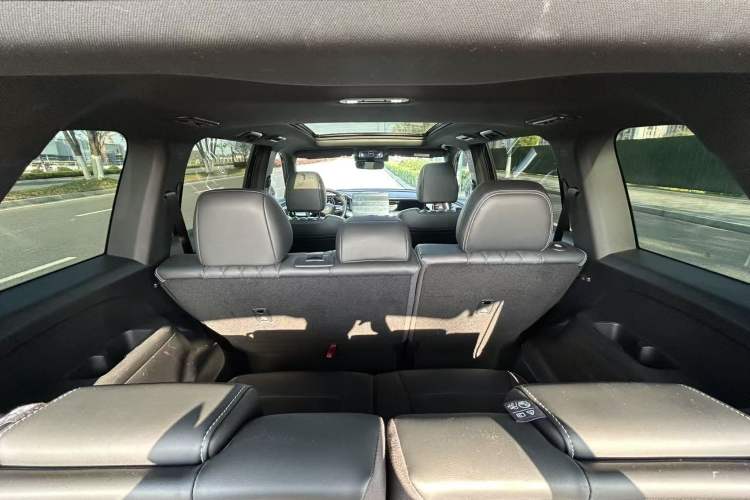 Used GAC Trumpchi GS8 2024 Linghang Series 2.0 TGDI Two-Wheel Drive Luxury Smart Connectivity Version Interior 5
